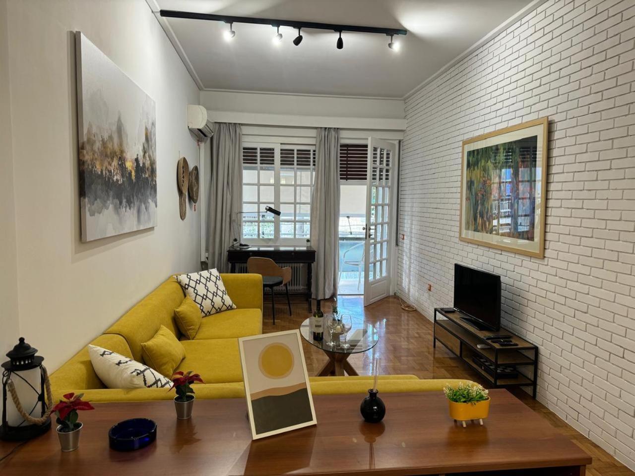 Apartment 2nd Floor In Koukaki Athens